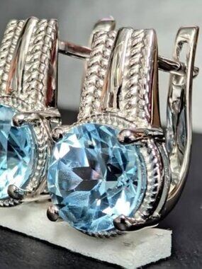 Sterling Silver Blue Topaz App 2ct Earrings